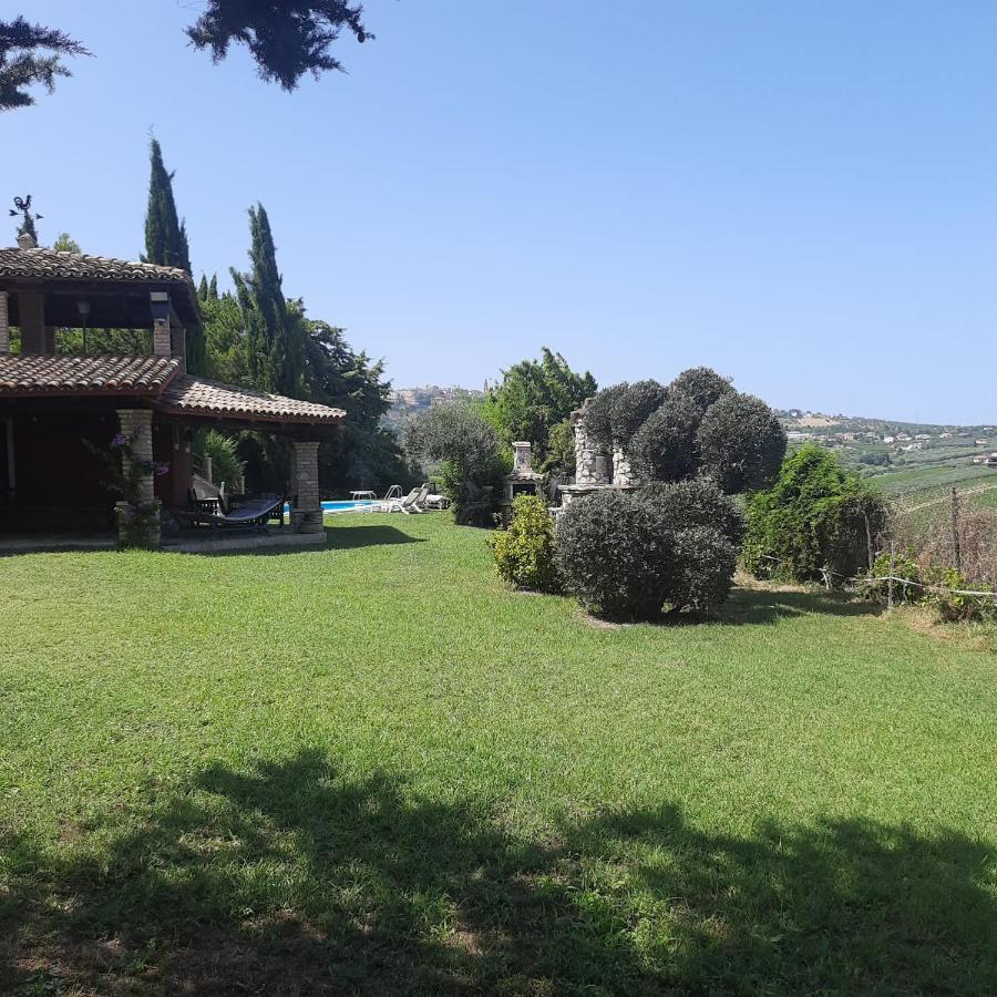 Casalustro Villa Citta Sant'Angelo Exteriör bild